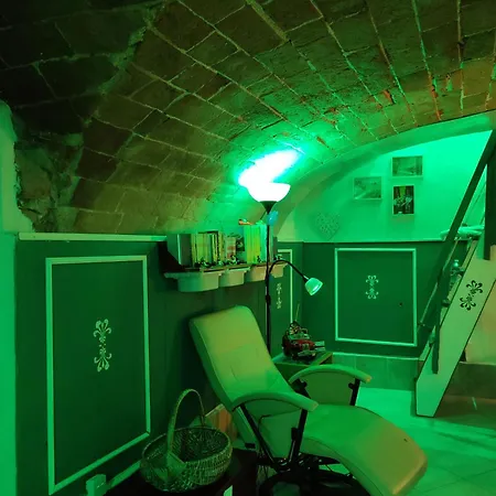 La Tana Di Topolino Apartment *
